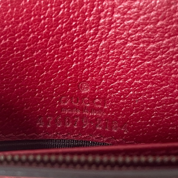 Gucci Supreme Queen Margaret (Bee) Walletet on Chain - Picture 11 of 17